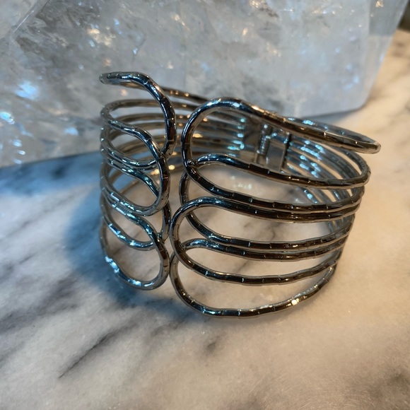 Silver Hinged Split 3-Loop Cuff - Picture 4 of 9